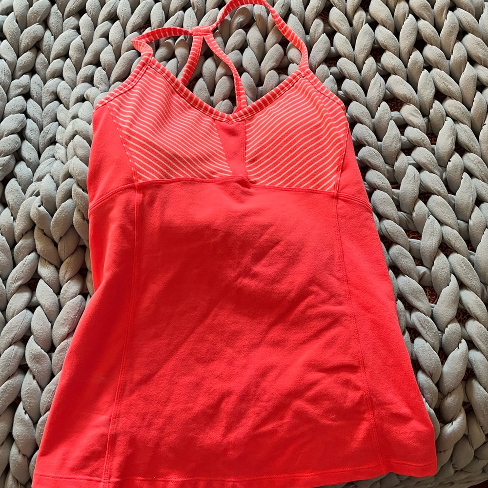 Athleta workout tank with built in bra